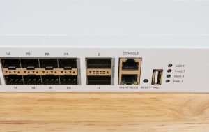 MikroTik CRS326-24S+2Q+RM 40Gpbs Switch